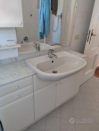 Mobile bagno bianco completo di lavabo
