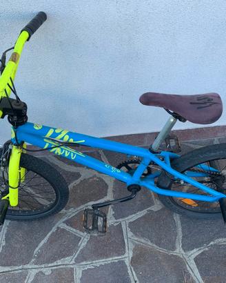 BMX con pedane