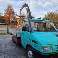 Iveco daily con gru cassone fisso