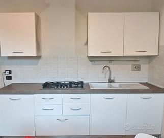  Cucina completa 240 cm +270 cm