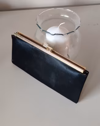 Pochette rigida sera raso nero montatura metallo o