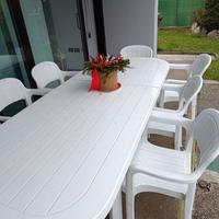 Tavolo da esterno con 8 sedie