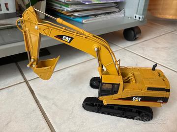 Modellino caterpillar ferro