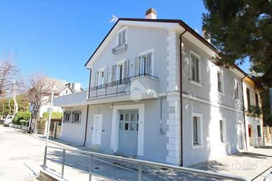 CASA SEMINDIPENDENTE A PORTO SAN GIORGIO