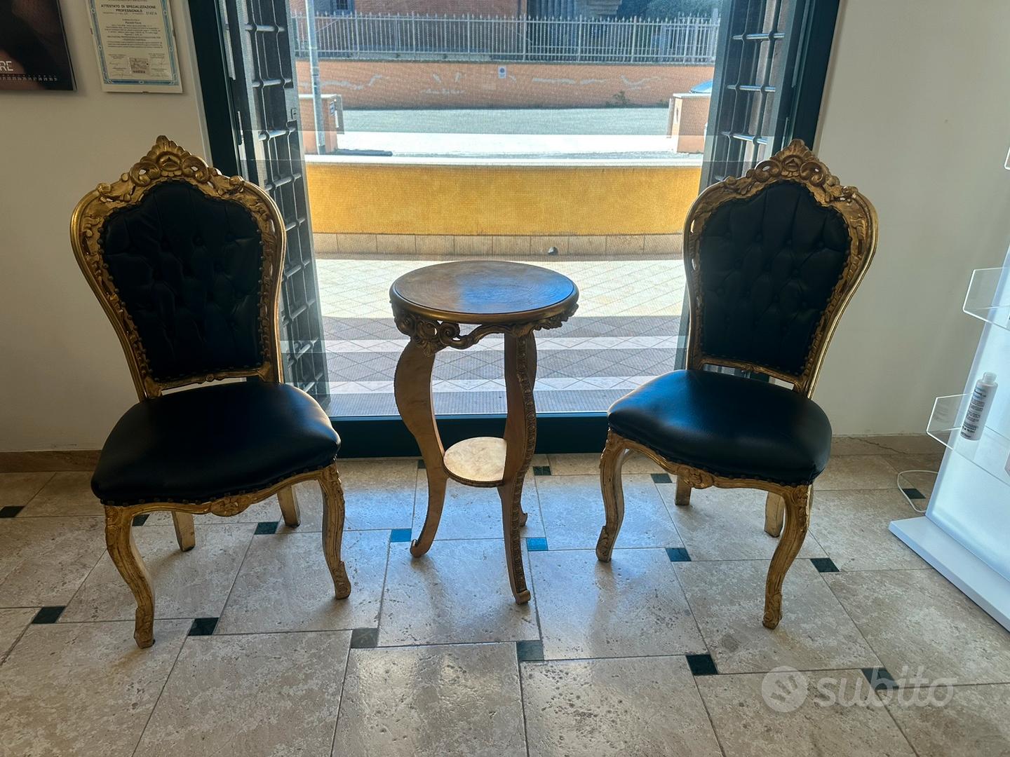 Sedie foglia oro e tavolinetto in stile barocco Arredamento e