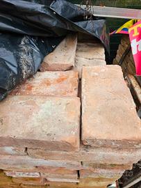 mattoni e tavelle vecchie pulite 