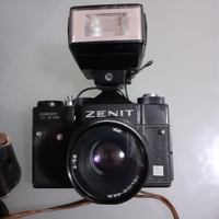 Macchina fotografica analogica zenit ttl