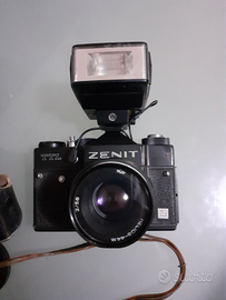 Macchina fotografica analogica zenit ttl