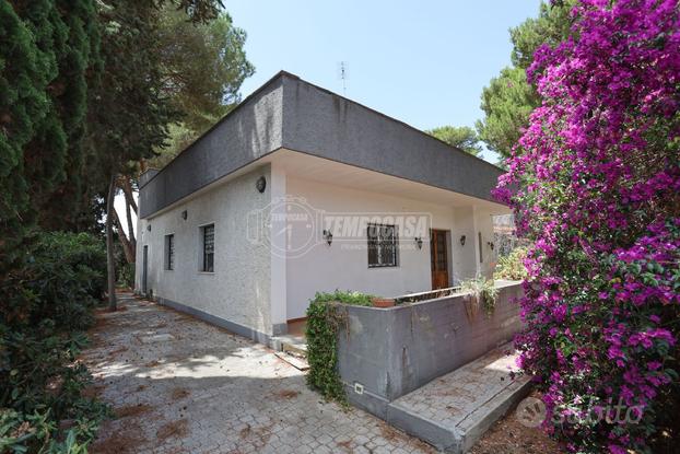 Villa unifamiliare + giardino 1000 mq (rif:tmb28)