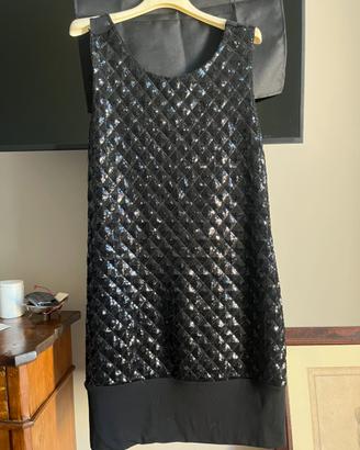 Abito smanicato paillettes