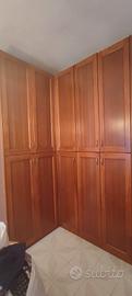 Armadio ad Angolo in Legno Massello