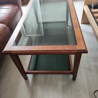 divano e tavolino da salotto