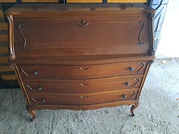 Comò antico in noce stile Luigi Filippo – Elegante
