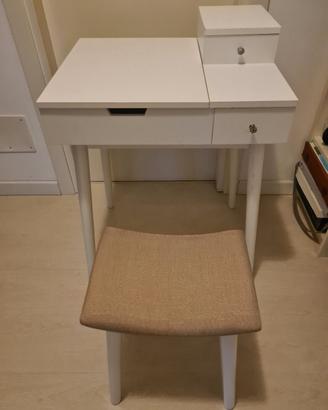 tavolino da trucco