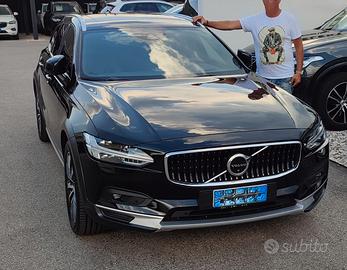 VOLVO V90 CROSS COUNTRY B5d (235 cv) DIESEL USATA