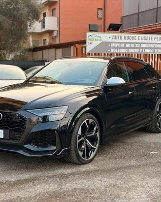 Audi Q8 RS TFSI V8 quattro tiptronic