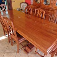 Sala completa in legno