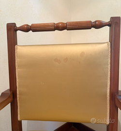 Sedia classica in legno massello imbottita