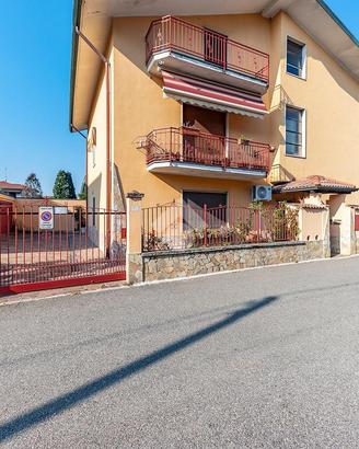 PORZIONE DI BIFAMILIARE A LAINATE