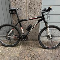 Bicicletta Mountain bike