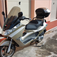 Scooter Piaggio X8