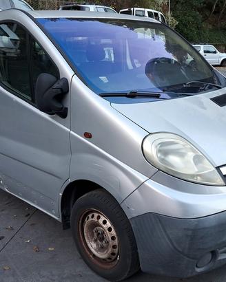 OPEL VIVARO 2008 SOLO PER RICAMBI
