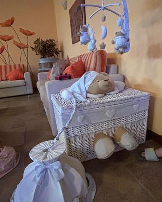 Nanan cassettone e lampadario