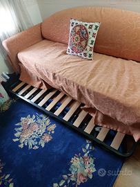 divano con sottoletto