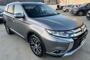 Mitsubishi Outlander 2.2 DI-D 4WD I 7 posti 2017