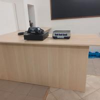Bancone per cassa angolare per negozio o salone