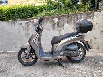 Motociclo Kymco 125 prople