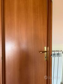 Porta con telaio