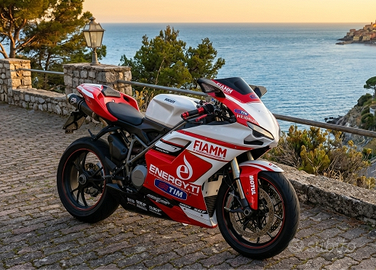 DUCATI 848