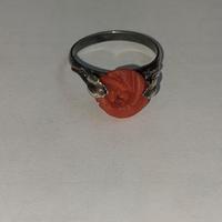 Anello in argento e corallo