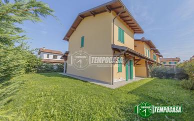Villa a Schiera a Vellezzo Bellini 4 locali