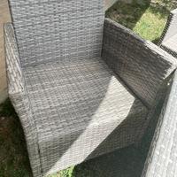 Tavolo con 2 sedie/poltrone