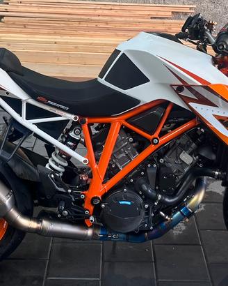 KTM SUPERDUKE R 1290 SE