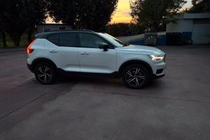 VOLVO XC40 T4 BENZ. 190CV R-DESIGN AUTOM.