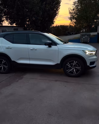 VOLVO XC40 T4 BENZ. 190CV R-DESIGN AUTOM.
