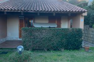 Costa Rei, villetta con giardino, due posti auto
