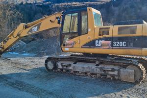 Cat 320C anno 2002 ore 12000