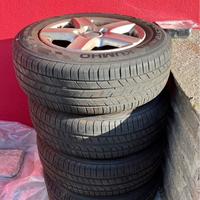 Cerchi in lega completo di gomme