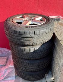 Cerchi in lega completo di gomme