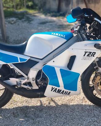 Yamaha tzr 250 2ma 