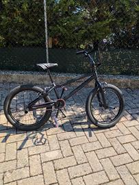 bmx nera opaca con e viola metallizzato UNICA