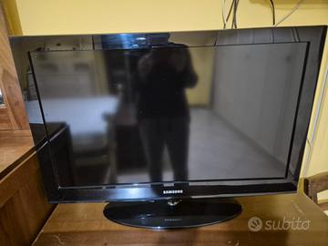 TV Samsung LE32D400E1W 32" HD LCD DVB-T