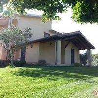 Villetta con grande giardino a due passi dal mare