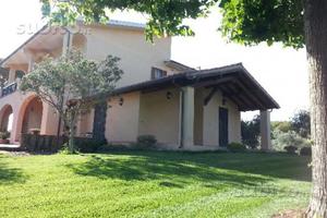 Villetta con grande giardino a due passi dal mare