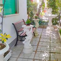 Trilo Galvani_cortile_clima_250 m dal mare_cod G2