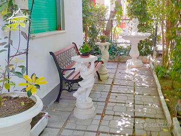 Trilo Galvani_cortile_clima_250 m dal mare_cod G2